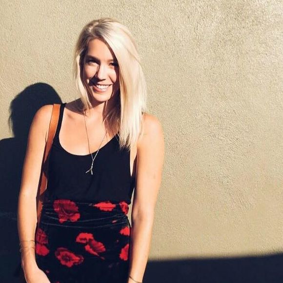 Meet your Posher, Courtney - Picture 1 of 1